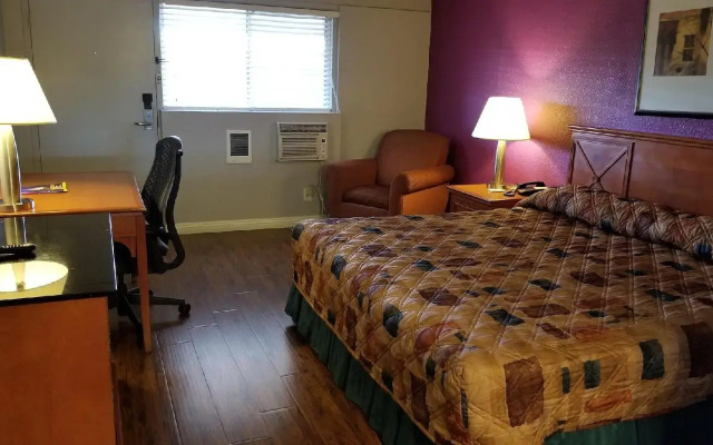 Santa Fe Inn Pueblo