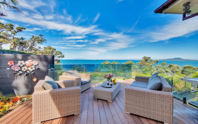 Elegant Sea-View Villa on the Northshore