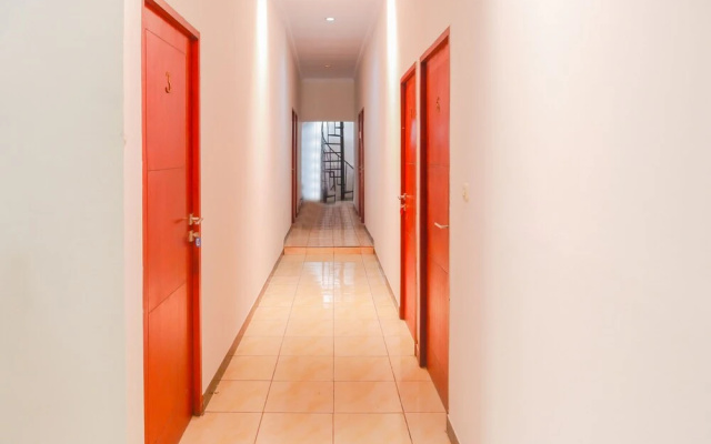 Melawai Homestay by OYO Rooms