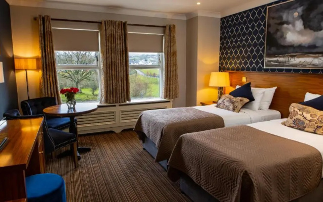 The Lakeside Hotel & Leisure Centre