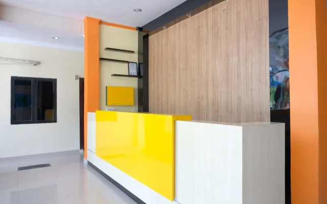 OYO Life 1149 Hotel Mustika