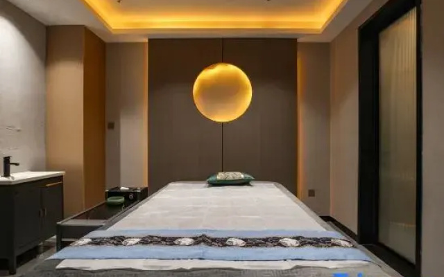 Mika City Hotel (Xuancheng Jingde High-speed Railway Station)