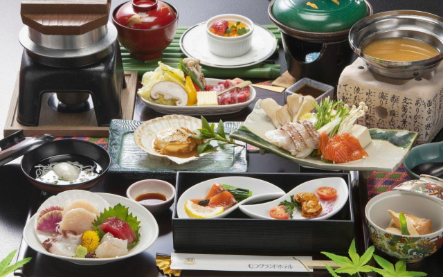 Mutsu Grand Hotel