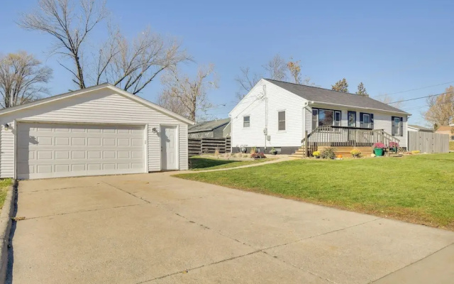 Pet-friendly Hiawatha Retreat w/ Private Yard!