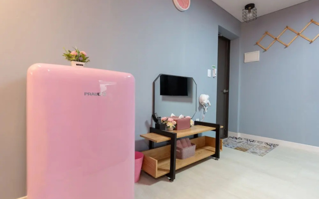 Yangyang Pink Beach Pension