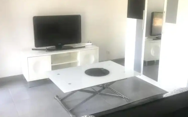Studio in Lançon-provence, With Shared Pool, Furnished Garden and Wifi