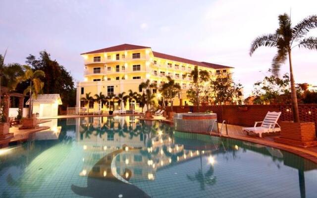 Pattaya Bay Hotel 0