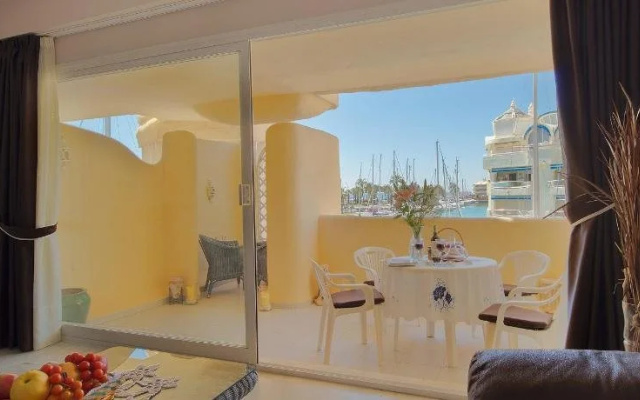 Apartamentos Puerto Marina Beach