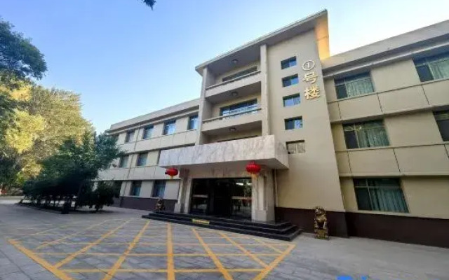 Petroleum Hotel