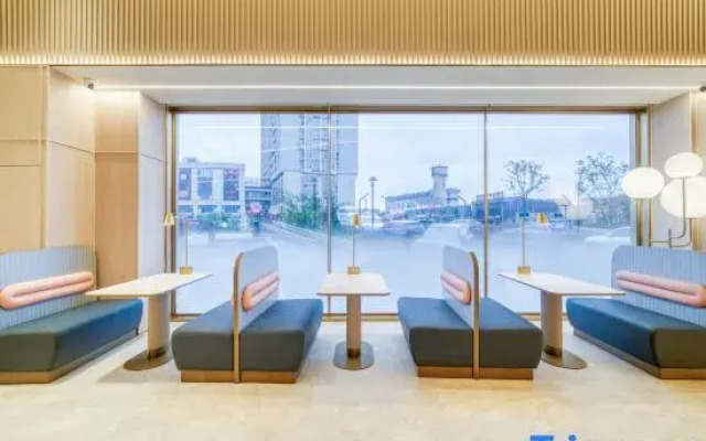 HanTing Hotel (Yuyao Zhongsu International Convention and Exhibition Center)
