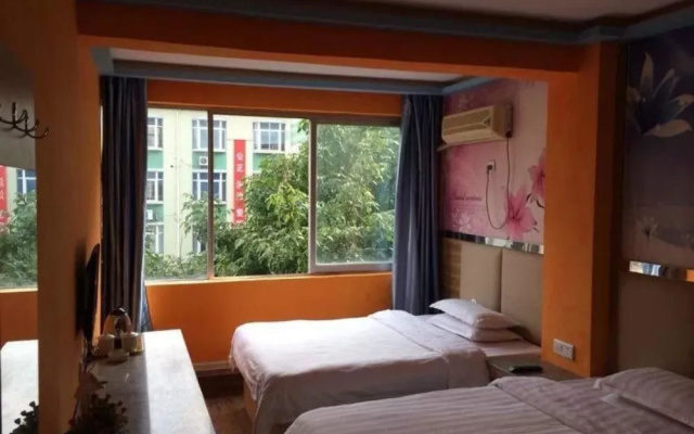 Sea fashion theme hotel