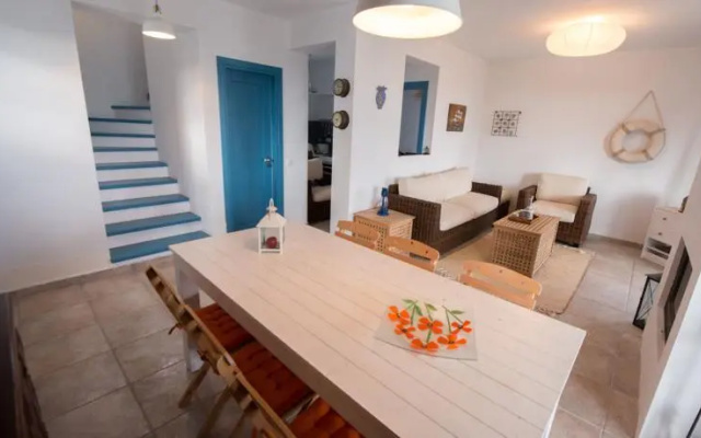 Aloustina Villa