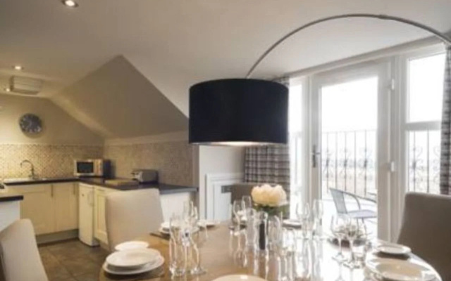 Royal Garden Apartments New Town