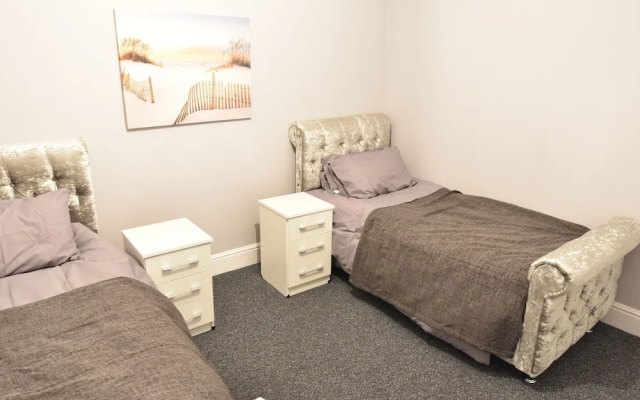 Spacious Holiday Home in Coventry near Coventry University