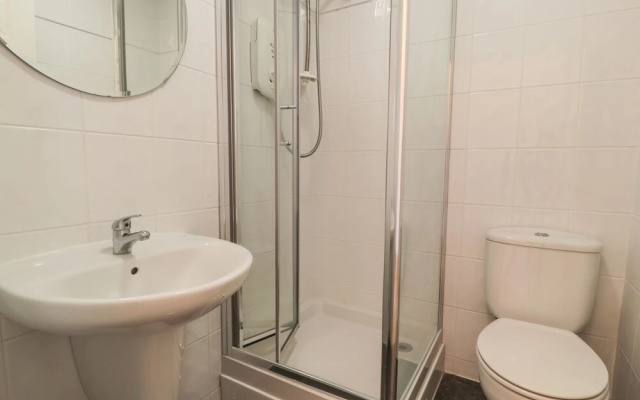 Apartment 1, 10 Marian y Mor
