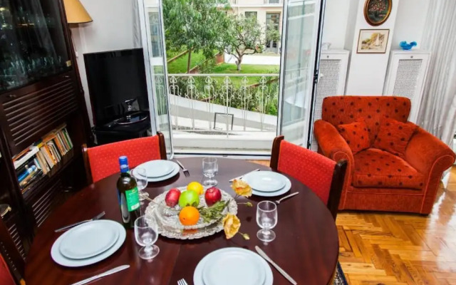Vintage Apartment in Downtown Athens
