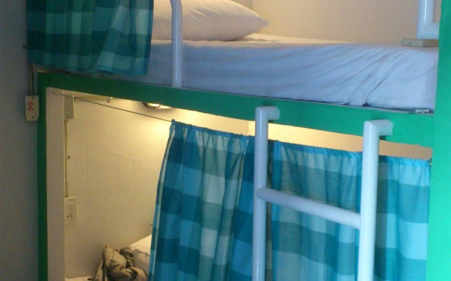 B-trio Guesthouse