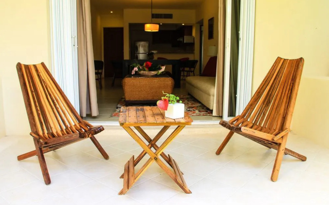 Luna Maya condo free access to Beach club