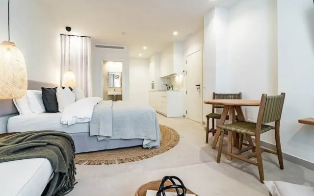 A1- Seaclub Suites by Roomservices