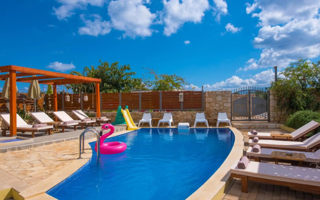 Sunshine Villa with Private Pool by Estia