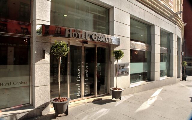 Hotel Ganivet вид на фасад