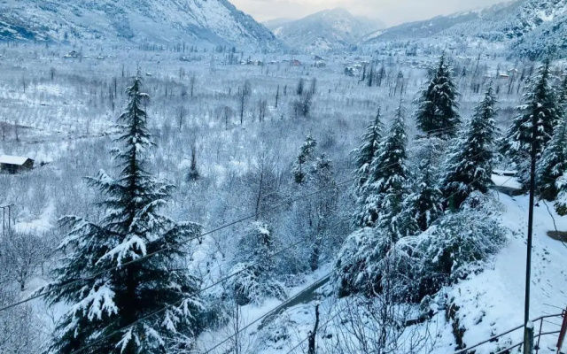 Hotel Snow Crest Residency