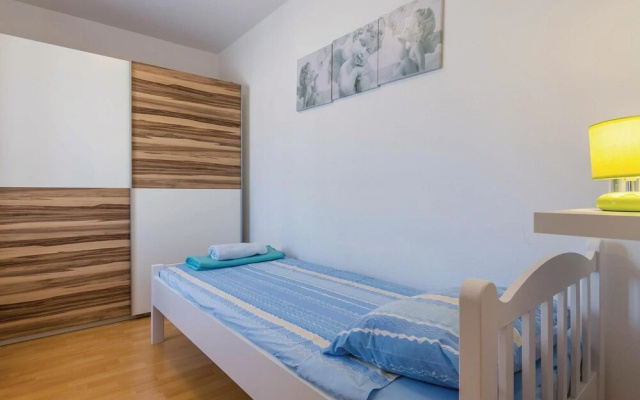 Beautiful Home in Orbanici With Wifi and 3 Bedrooms