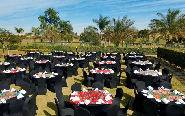 Курортный отель Hilton Pyramids Golf