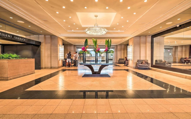 Waterfront High-Rise Condo - Miami Beach 5 Mi