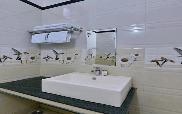 OYO 8022 Hotel Sunil Inn