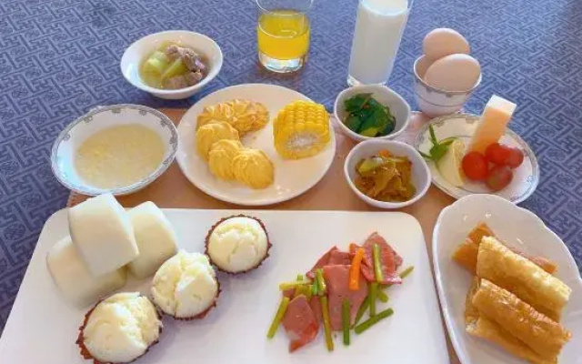 Tengchong Aviation Holiday Hotel
