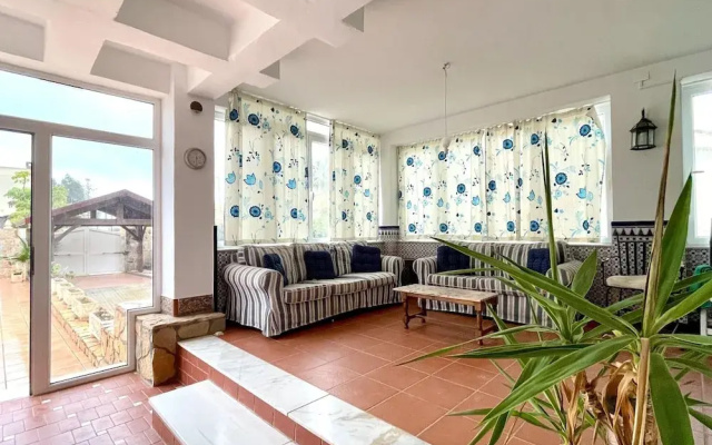 Villa in Roquetas Near Beach & Pool