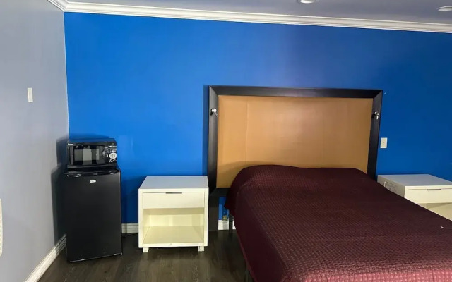 Driftwood Motel - Colton