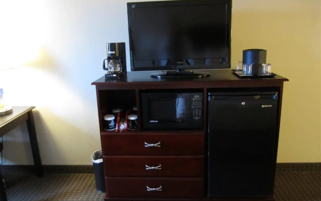Franklin Inn & Suites
