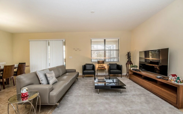 1471 Wexford Way