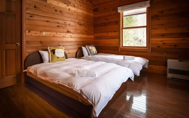 Woodpecker Chalet