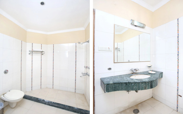 Hotel Aaditya Majha Continental by OYO Rooms