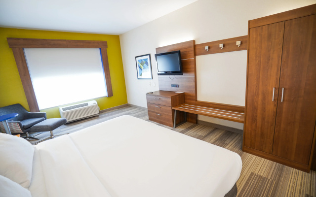 Holiday Inn Express & Suites Ontario by IHG