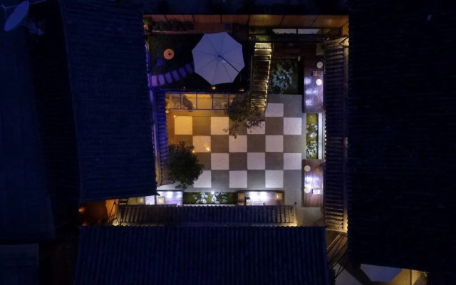 Lijiang Passing Through Hostel
