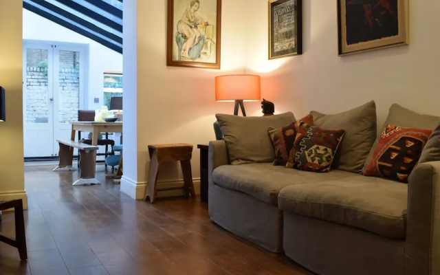Modern 2 Bedroom Apartment In West Kensington