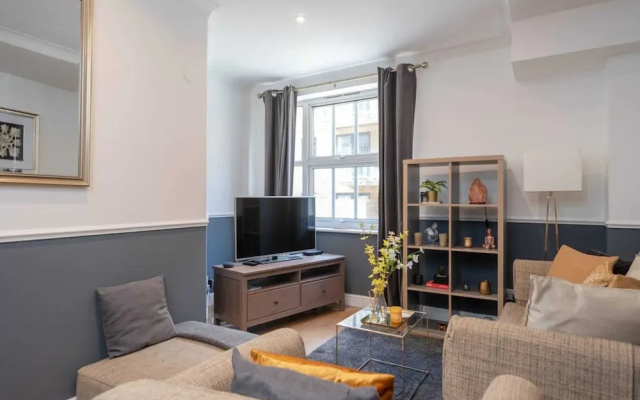 Modern 1 Bed, up to 4 Guests, Tower Bridge