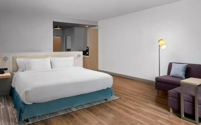 Hilton Garden Inn Grapevine at Silverlake Crossing