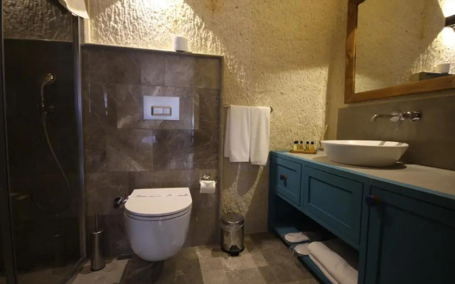 1811 Cave Hotel