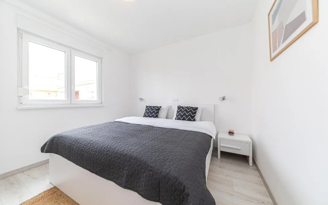 Beautiful Apartment in Trogir With Wifi and 2 Bedrooms