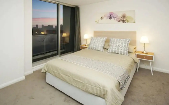 Deluxe Apartment with City Central View