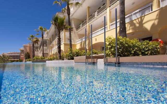 Отель Insotel Cala Mandía Resort & Spa - All Inclusive вид на фасад