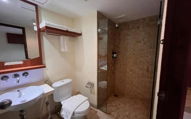 Lorin New Kuta Hotel