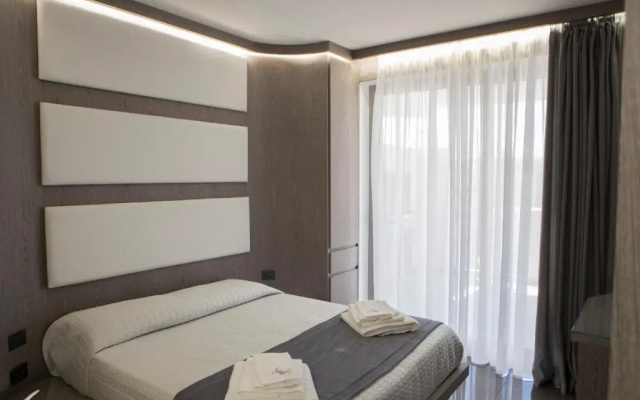 Upper - Boutique Hotel