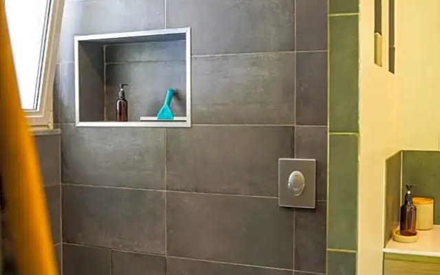 suite indépendante au calme avec piscine