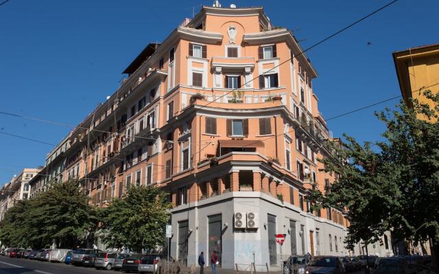 Отель La Terrazza di Evelina Guest House вид на фасад